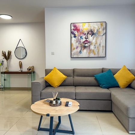 Modern 2Br Apartment With Pool, Veranda & Garden In Paphos Exterior foto
