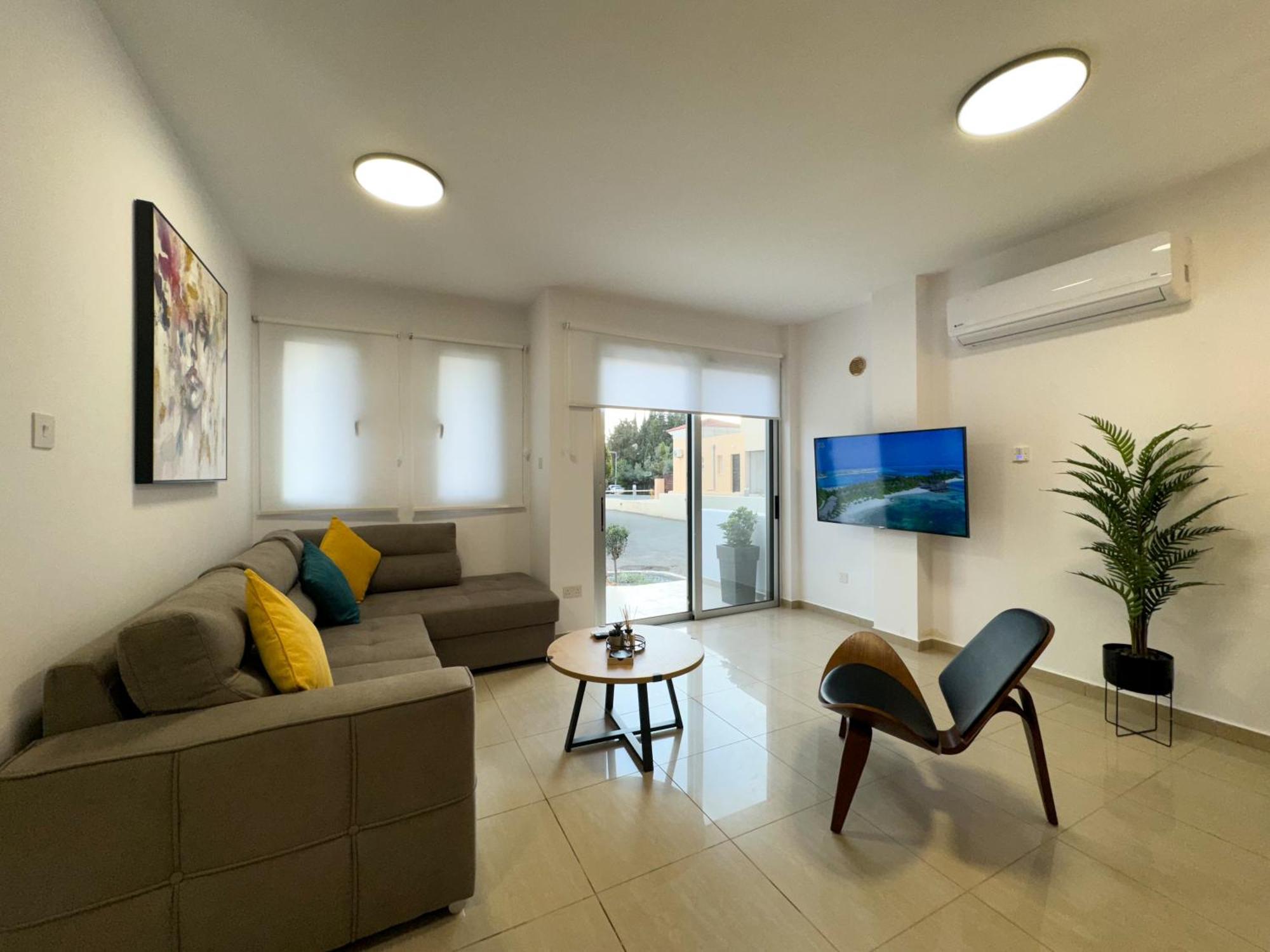 Modern 2Br Apartment With Pool, Veranda & Garden In Paphos Exterior foto