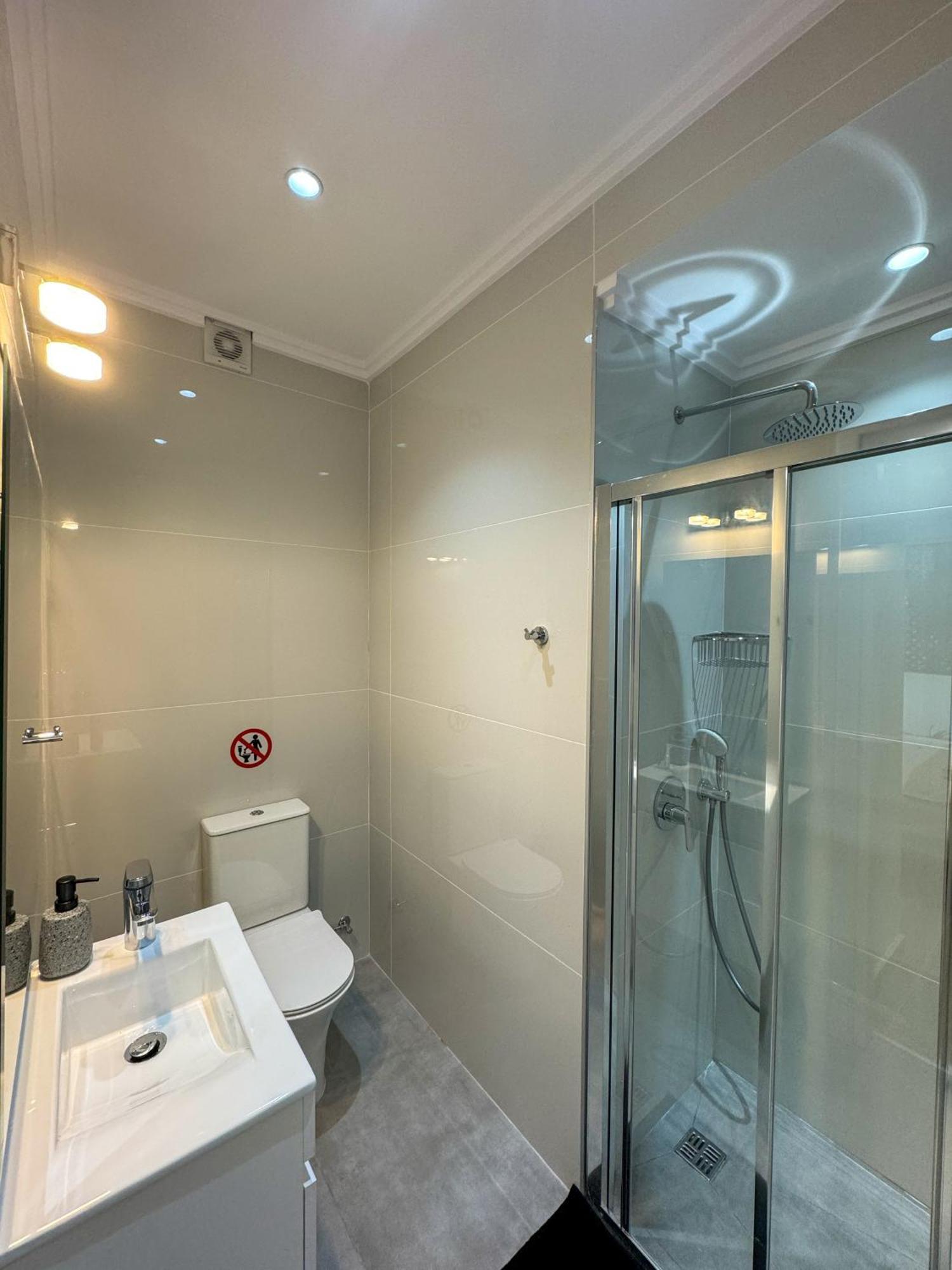 Modern 2Br Apartment With Pool, Veranda & Garden In Paphos Exterior foto